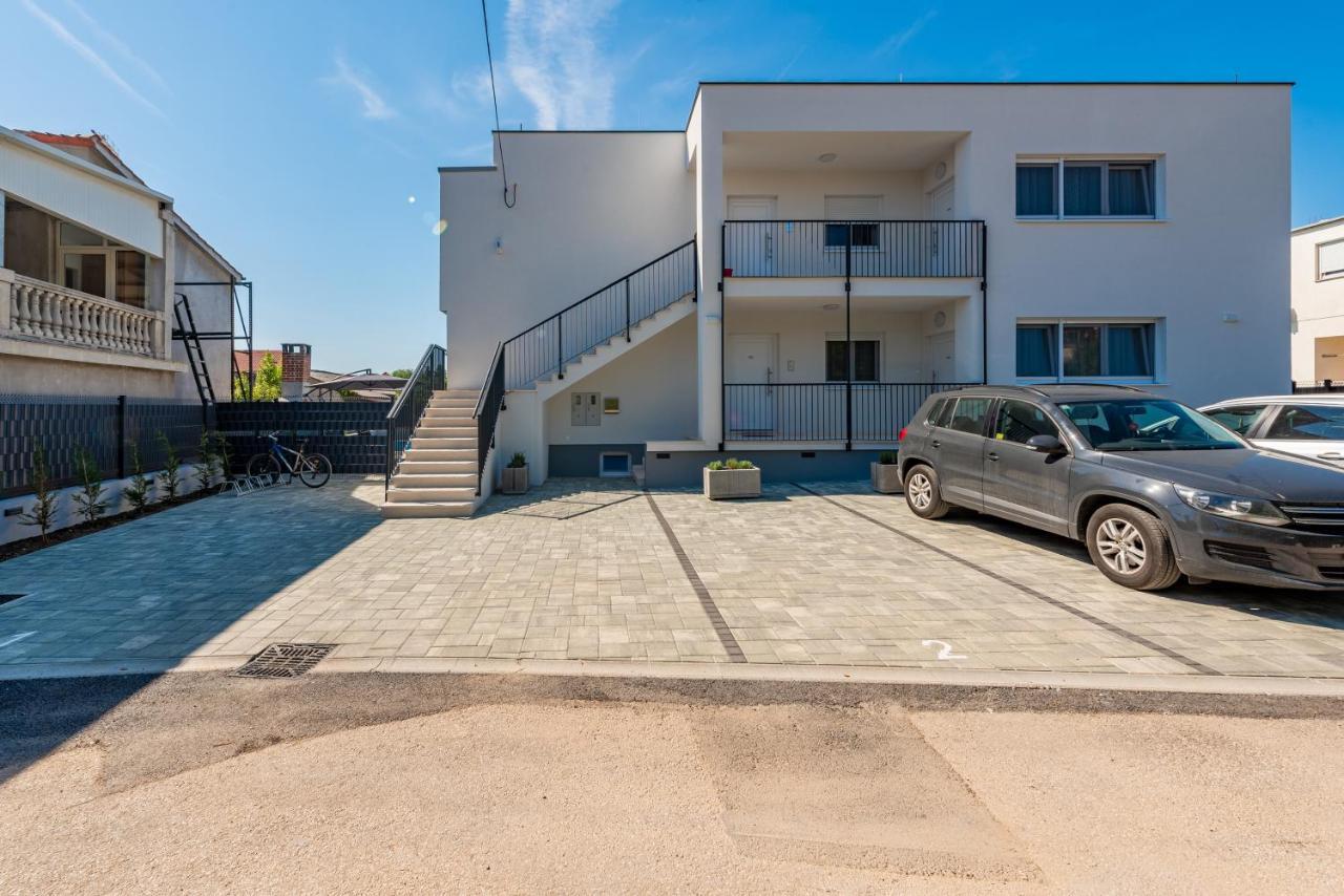 Apartmani Diva Zara Esterno foto