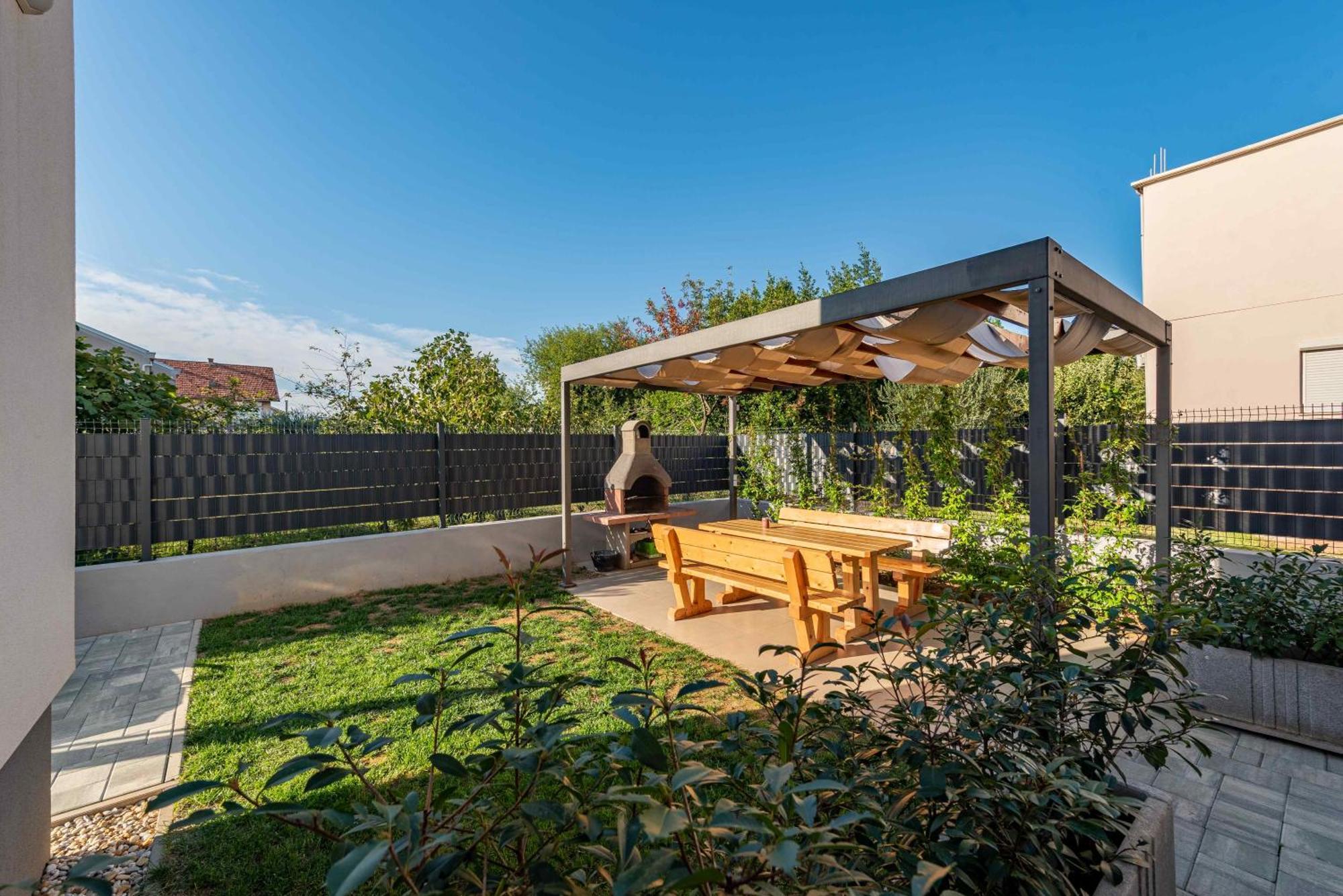 Apartmani Diva Zara Esterno foto