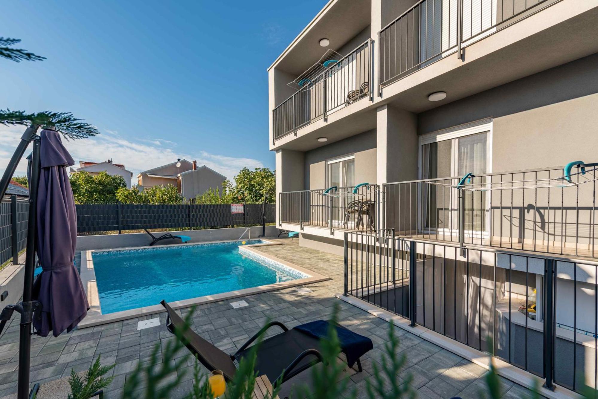Apartmani Diva Zara Esterno foto