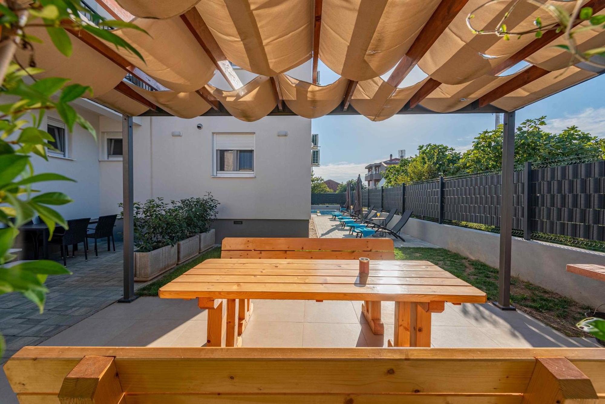 Apartmani Diva Zara Esterno foto