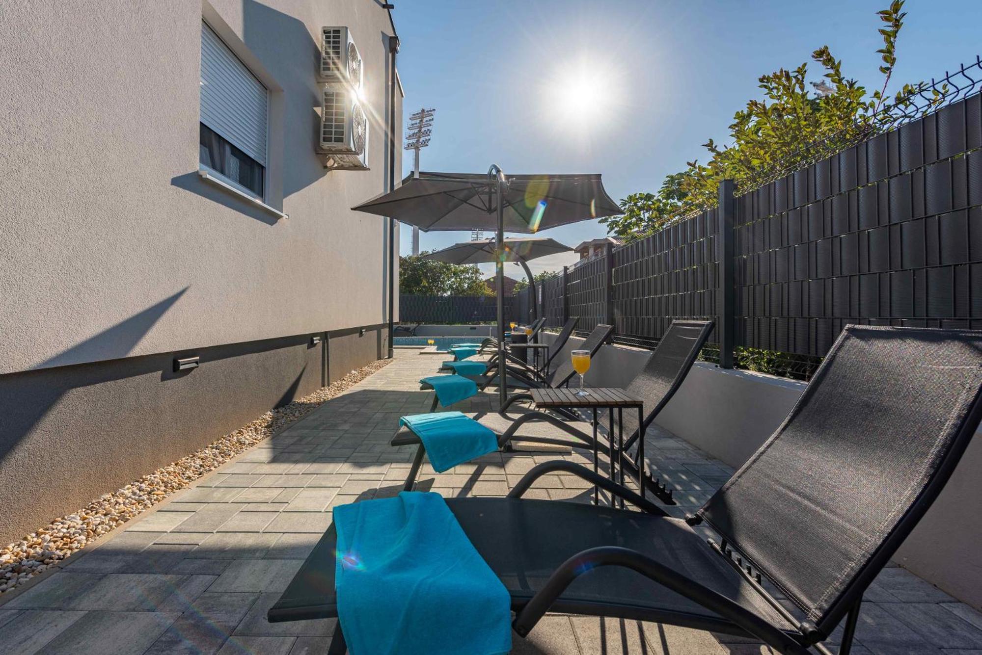 Apartmani Diva Zara Esterno foto